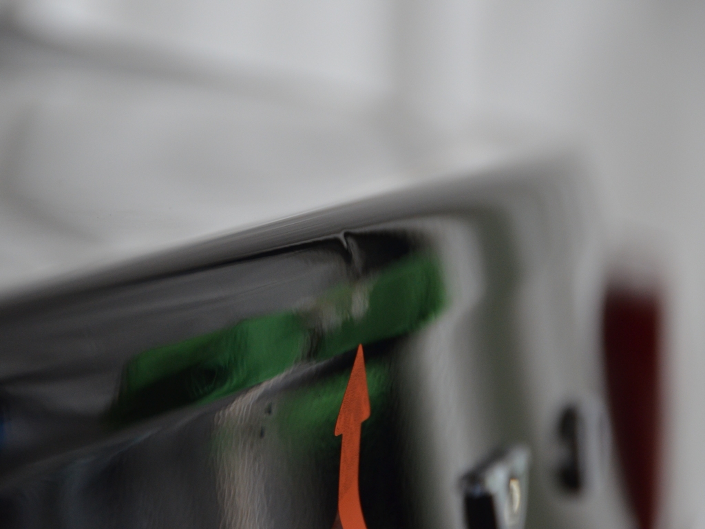 ボルボS60トランクリッドTRUSTデントリペア