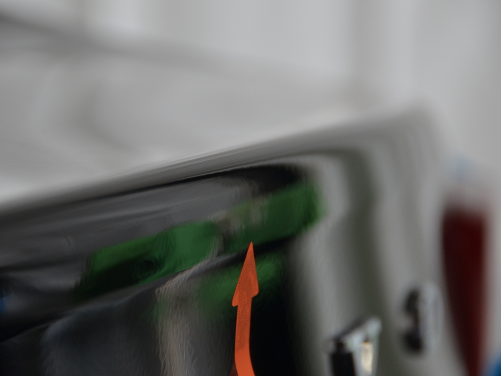 ボルボS60トランクリッドTRUSTデントリペア