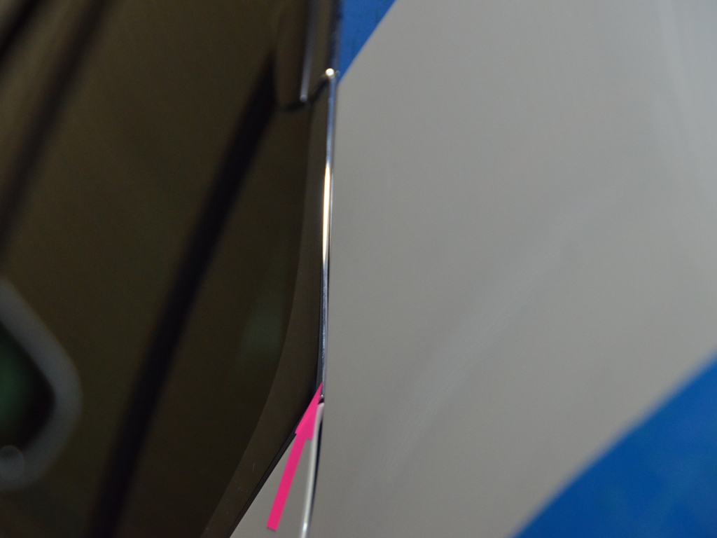 LS460のピラーをTRUSTデントリペア（へこみ修理）