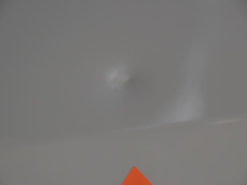 フォルクスワーゲントゥーランのTRUSTデントリペア（へこみ修理）