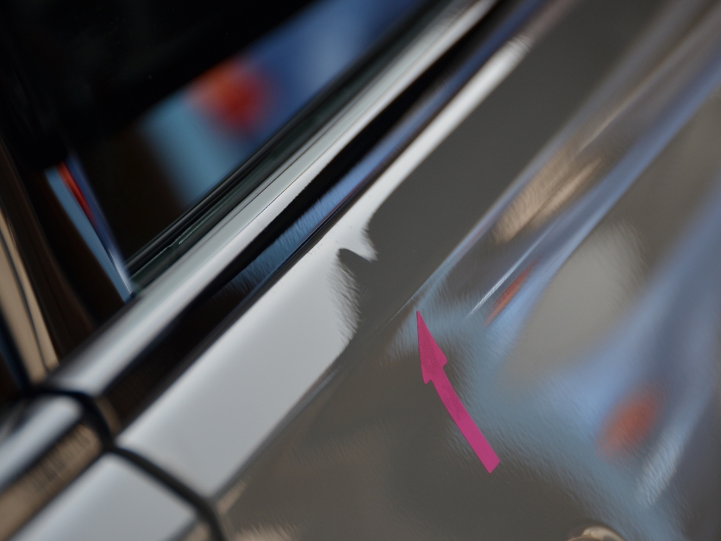 F31 320iツーリング　デントリペア前