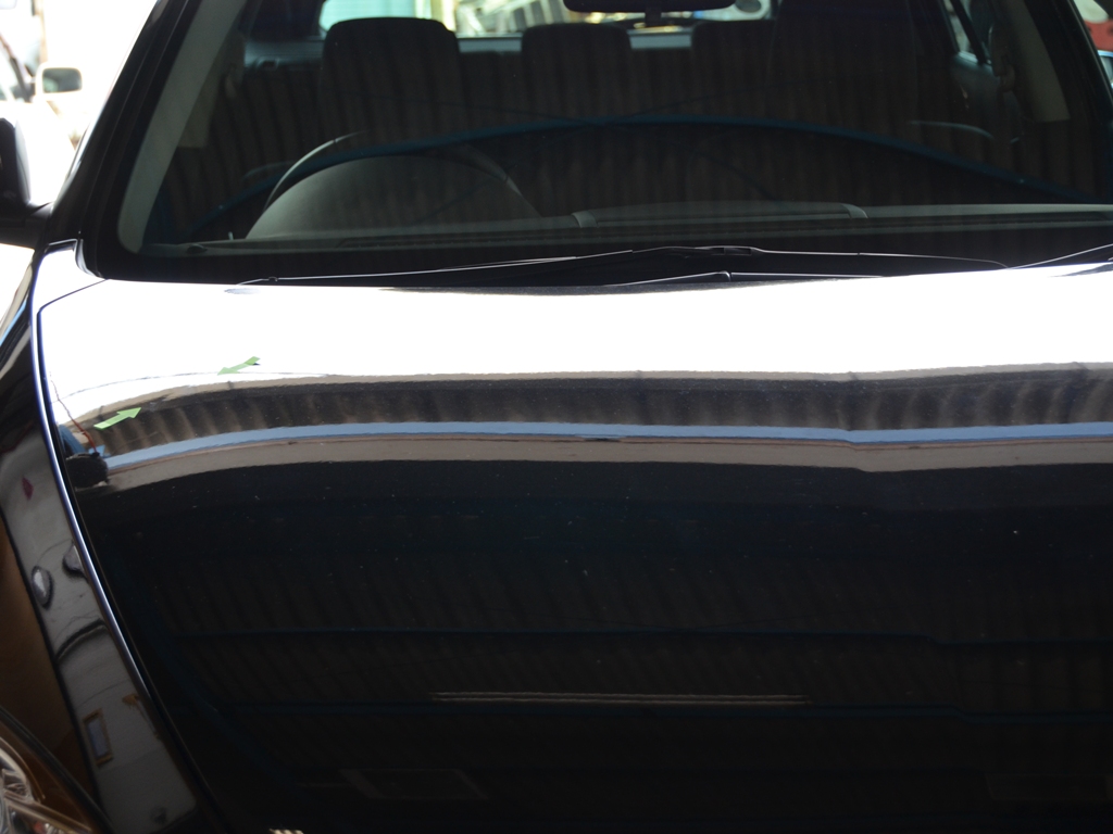 アテンザワゴン ボンネットのへこみ確認