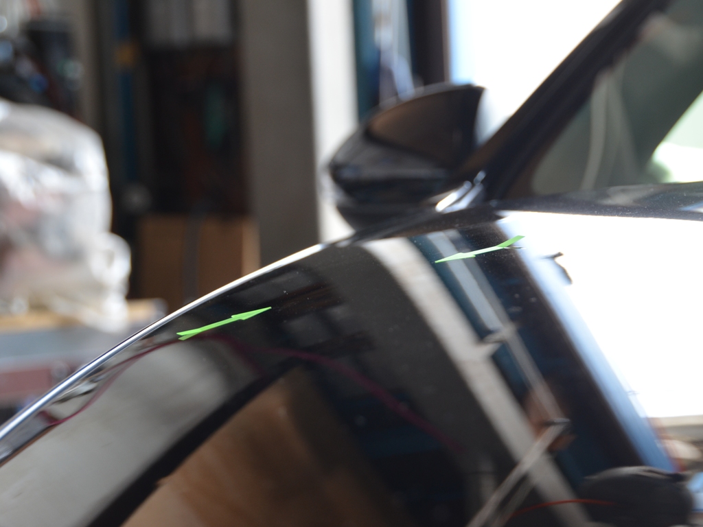 アテンザワゴン ボンネットのデントリペア前