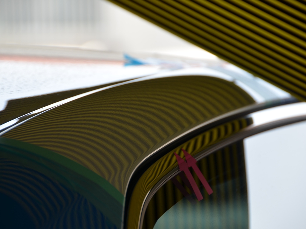 クラウンピラー デントリペア後ラインボードで確認