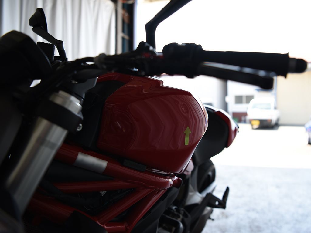 DUCATI 821 タンクのデントリペア