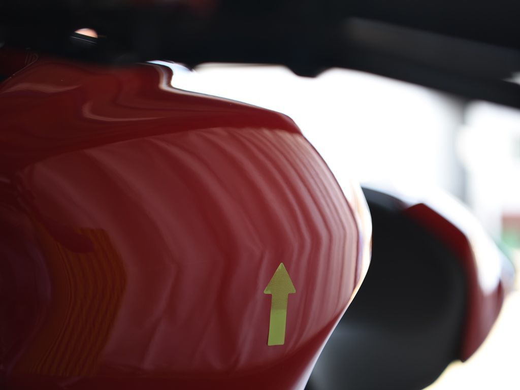 DUCATI 821 タンク デントリペア後