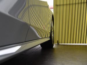 アウディA4 右フロントドアのデントリペア確認方法