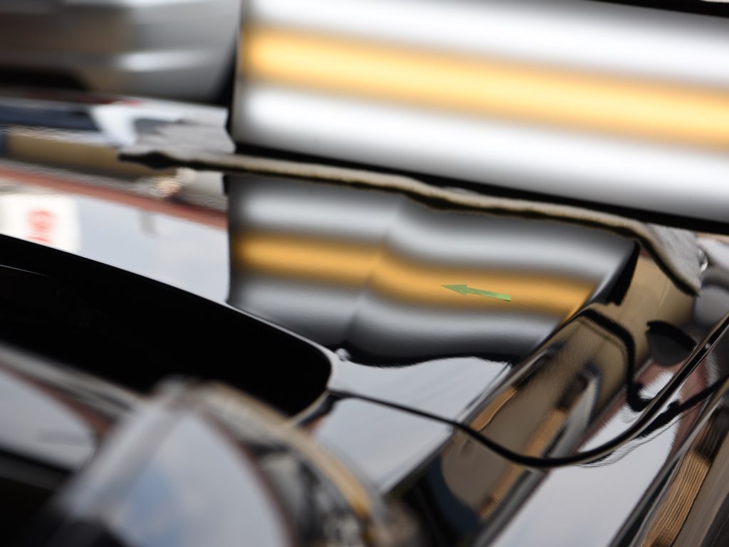 BMW420i ボンネットのデントリペア後 ライトで確認