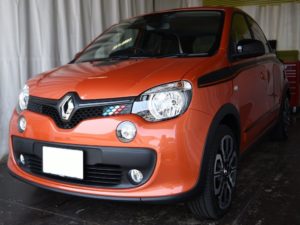ルノートゥインゴ デントリペアのご依頼ご来店