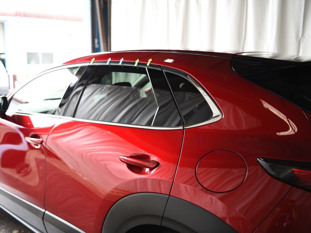 CX-30 左ピラー数ヶ所のデントリペア
