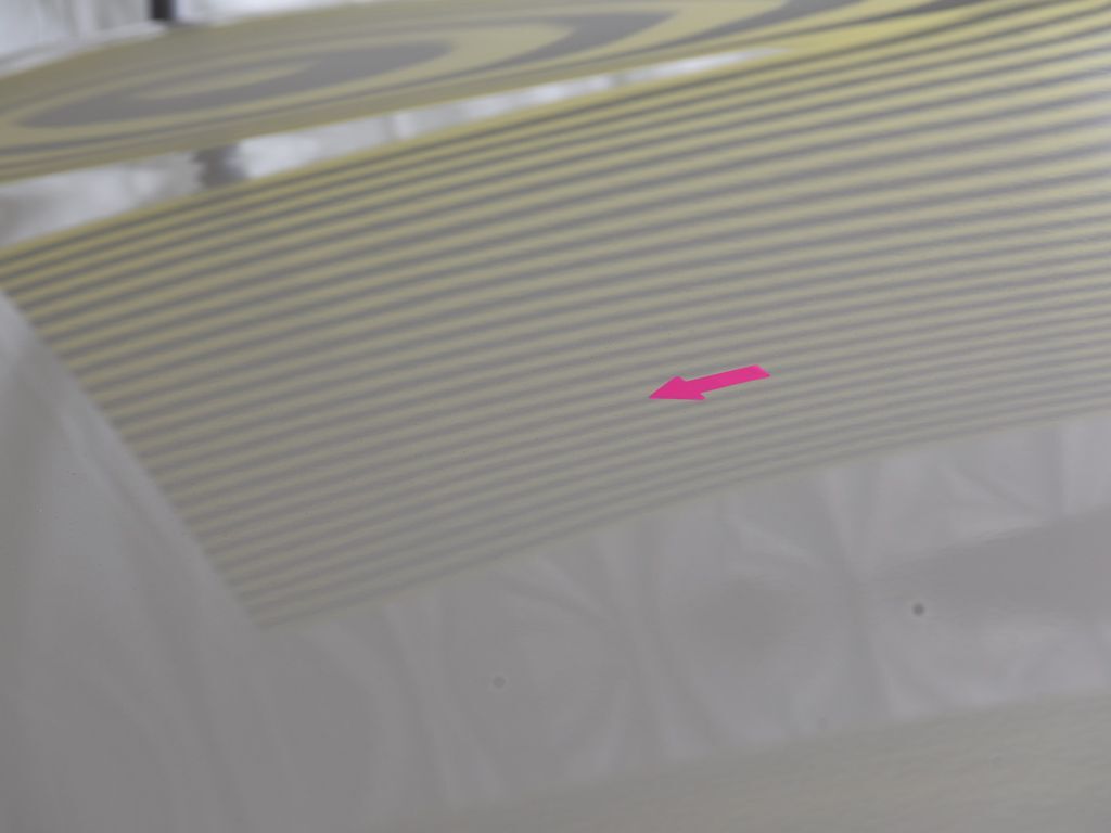 RX-7 アルミボンネットのデントリペア後 ラインボードで確認