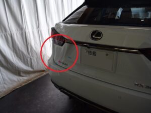 レクサス RX300 バックドアのデントリペア位置