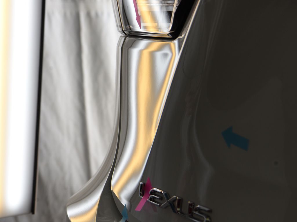 レクサス RX300 バックドアのデントリペア前