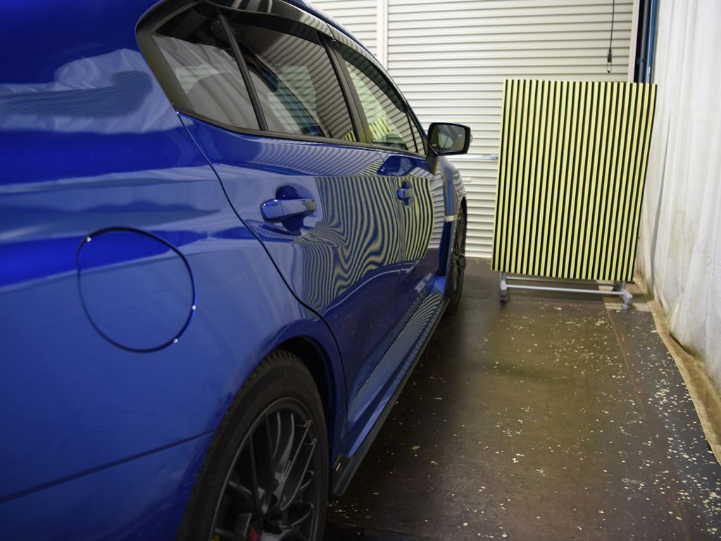WRX 雹害修理後 ラインボードで細部までチェック