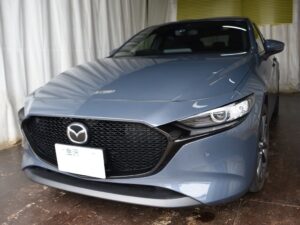 マツダ MAZDA3 左フロントドアのデントリペア