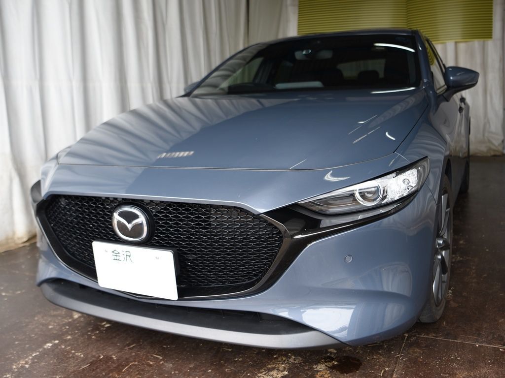 マツダ MAZDA3 左フロントドアのデントリペア