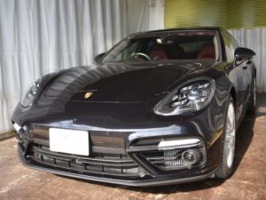 ポルシェ パナメーラ 右リアドアのデントリペアのご依頼ご来店