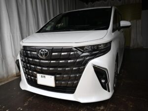 トヨタアルファード リアフェンダーのデントリペアのご依頼ご来店