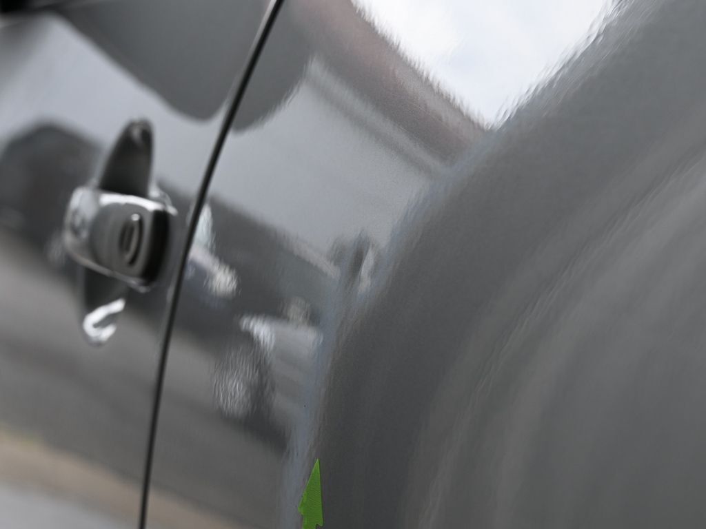 フォルクスワーゲンBORA 左リアドアのデントリペア前