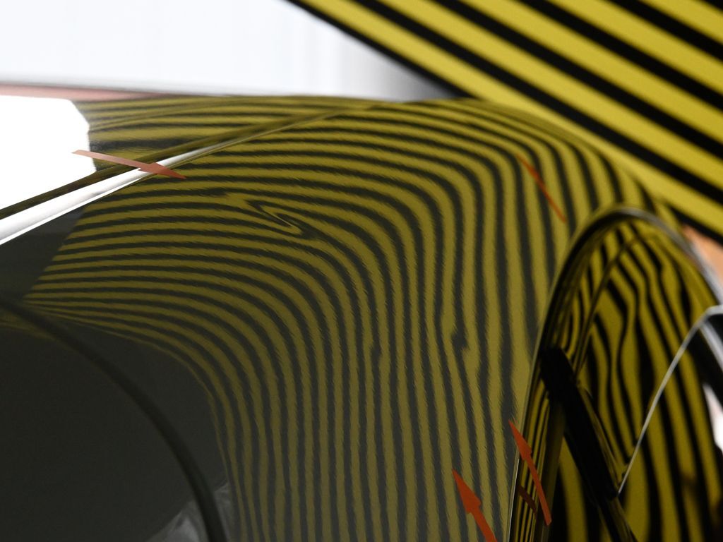 クラウンスポーツ ピラーのデントリペア前