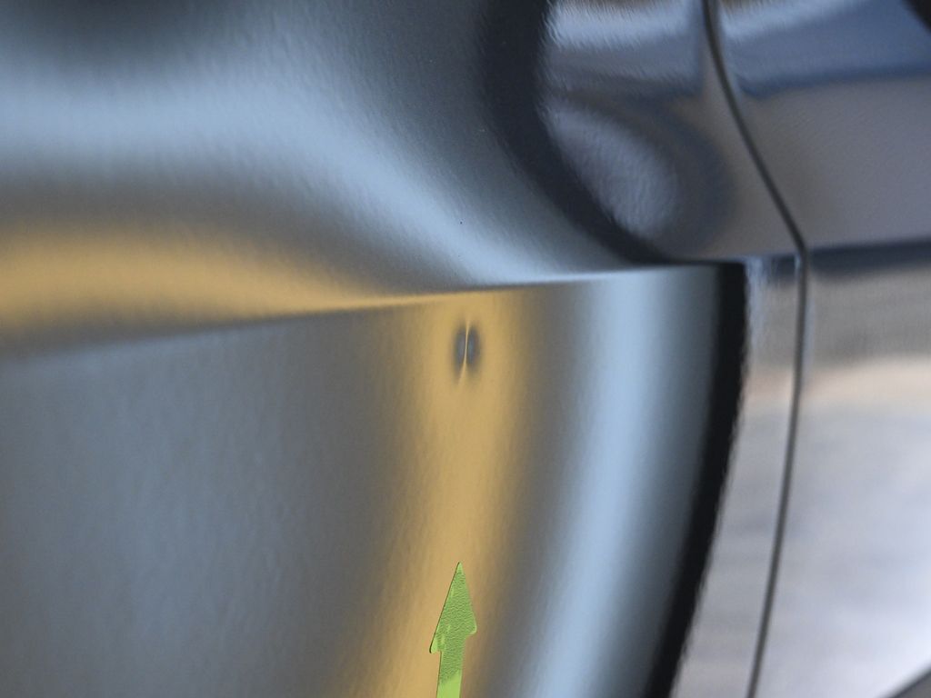 レクサスLBX 右リアドアのデントリペア前