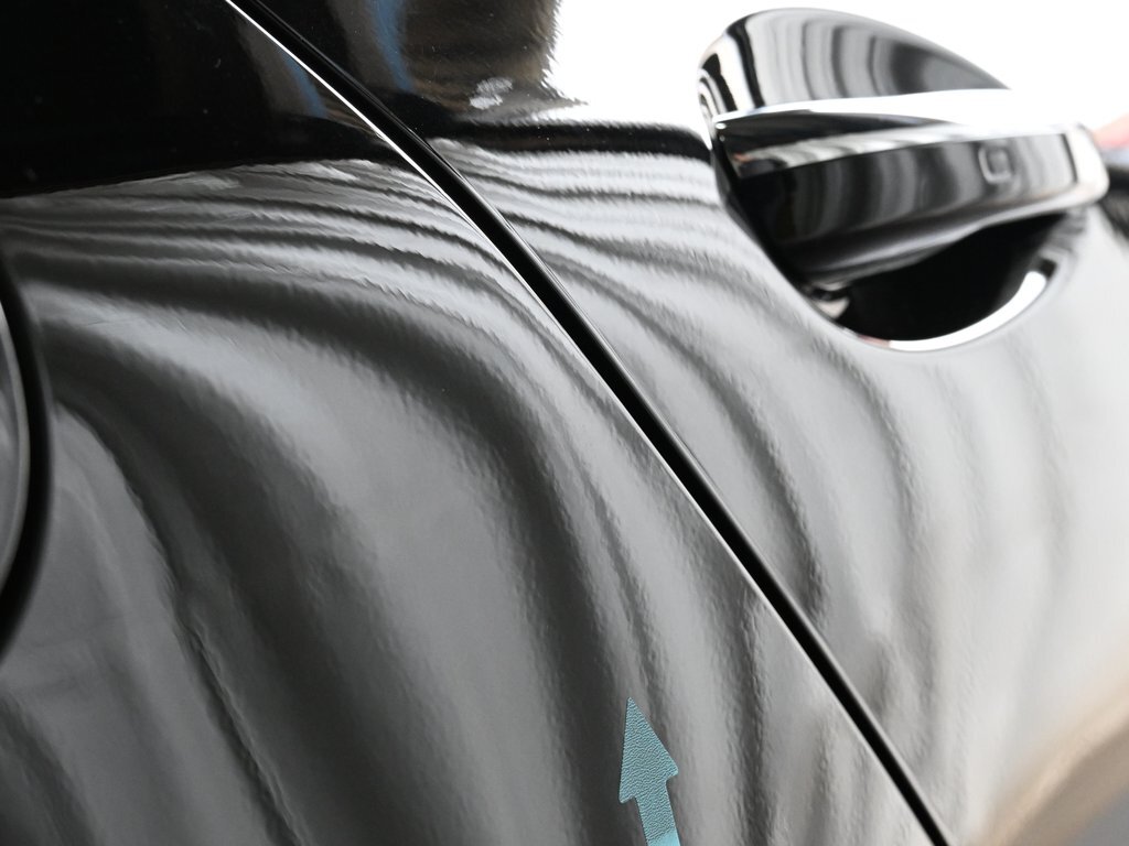 メルセデスベンツC200 右リアフェンダーのデントリペア後