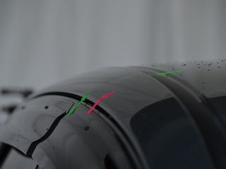 FIT3ハイブリッド、右ピラー中央部のへこみ修理前・景色での確認