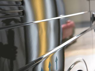 ジムニー右リアフェンダーのDIYデントリペアの再修理前・ライトの光での確認