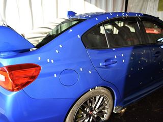 WRX雹害車の修理中、右リアドア&リアフェンダーの凹みチェック