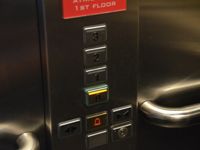 イギリスのエレベータースイッチ