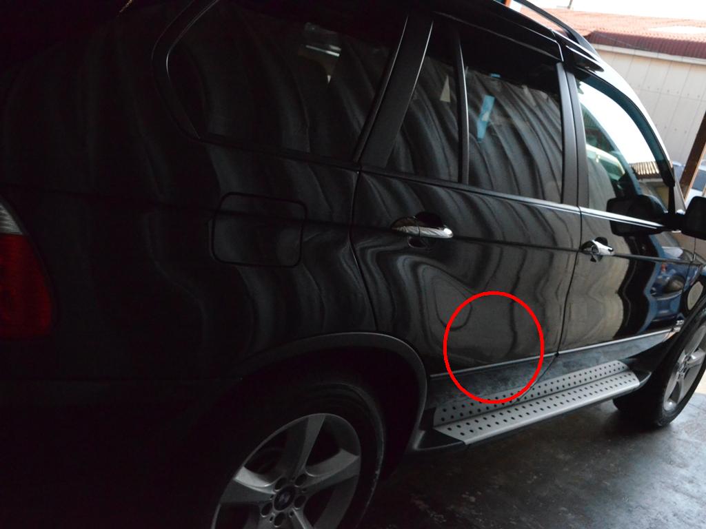 BMW X5 リヤドア デントリペア
