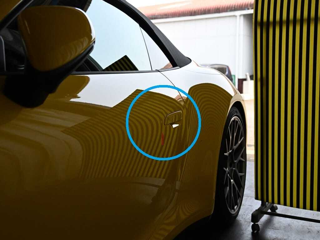 ポルシェ911-992 Carrera4S カブリオレ 左ドアのデントリペア位置